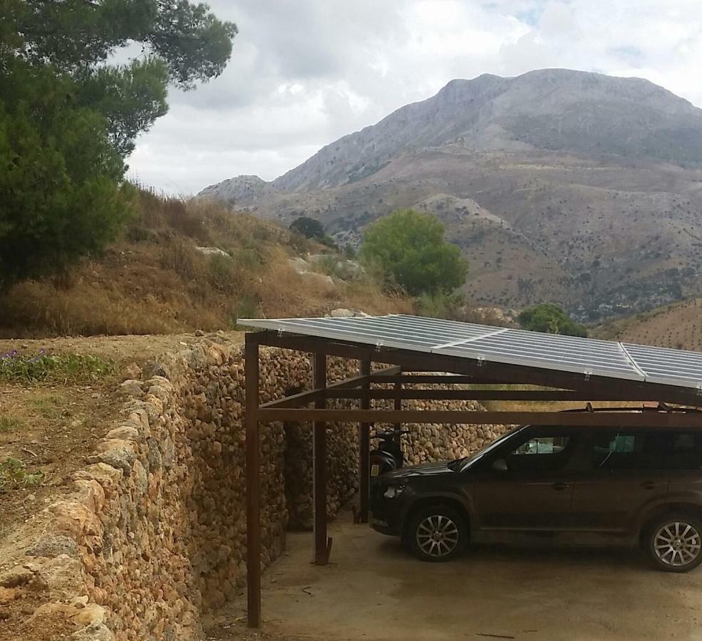 Finca Las Morenas Yunquera ภายนอก รูปภาพ