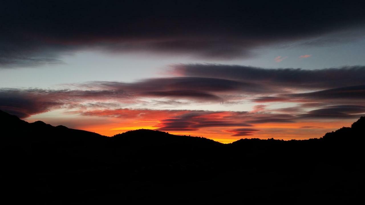 Finca Las Morenas Yunquera ภายนอก รูปภาพ